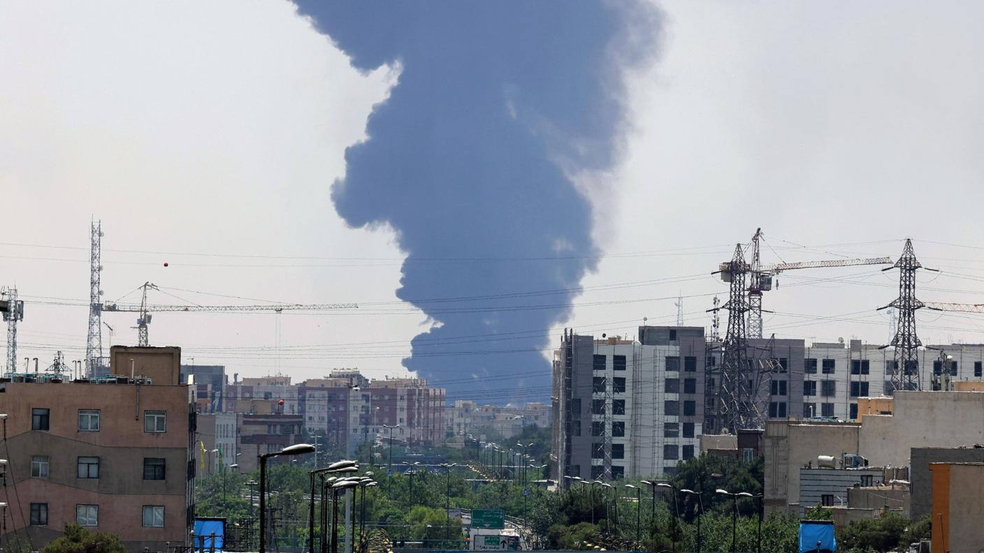 Teheran raffineria attacco Israele fumo