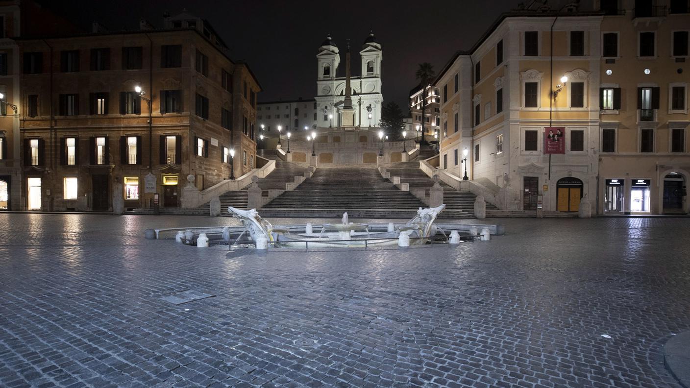 La scalinata di Trinità dei Monti vista da Piazza di Spagna .jpg