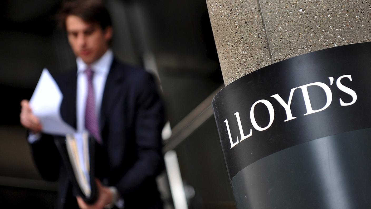 Lloyd's si scusa
