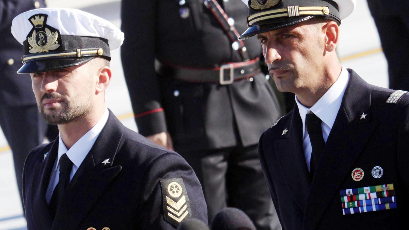 I due ufficiali della marina nel 2012