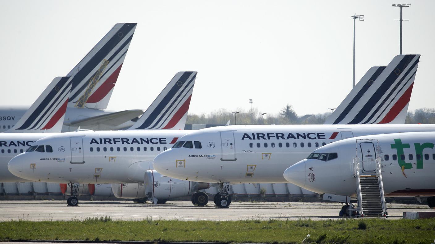 Gli aerei sono stati a lungo fermi a Parigi-Orly