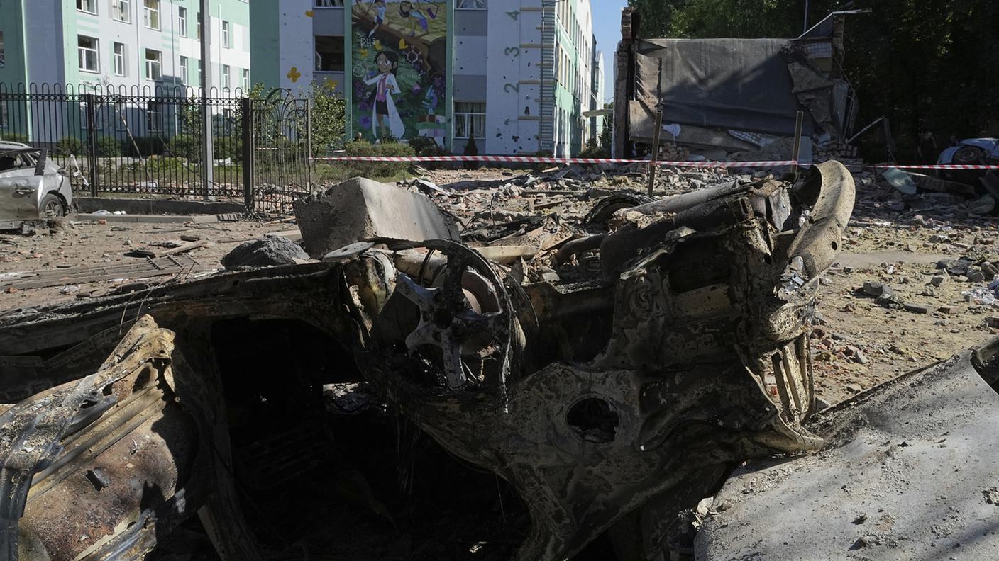 Massicci attacchi russi contro l’Ucraina