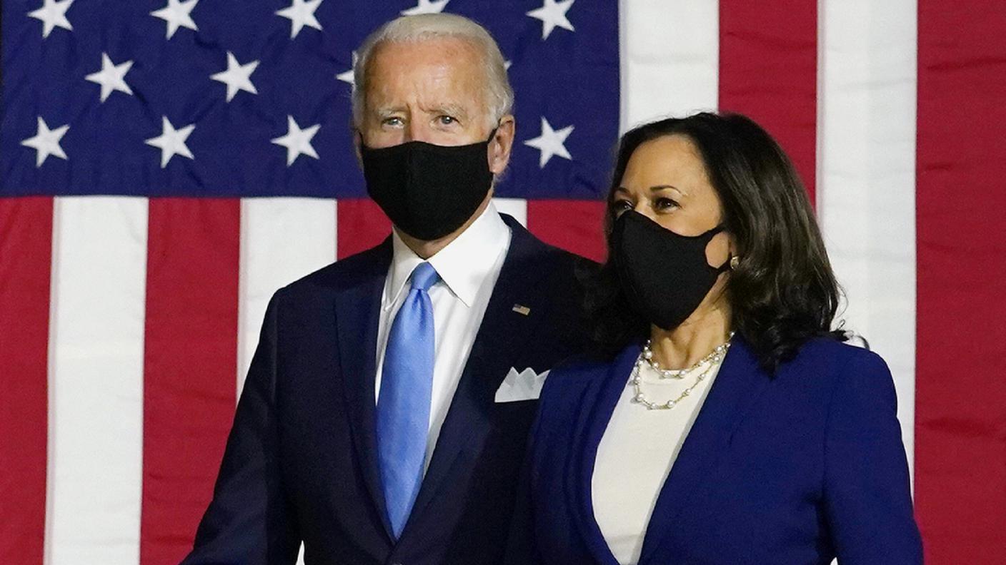Joe Biden e Kamala Harris con la mascherina