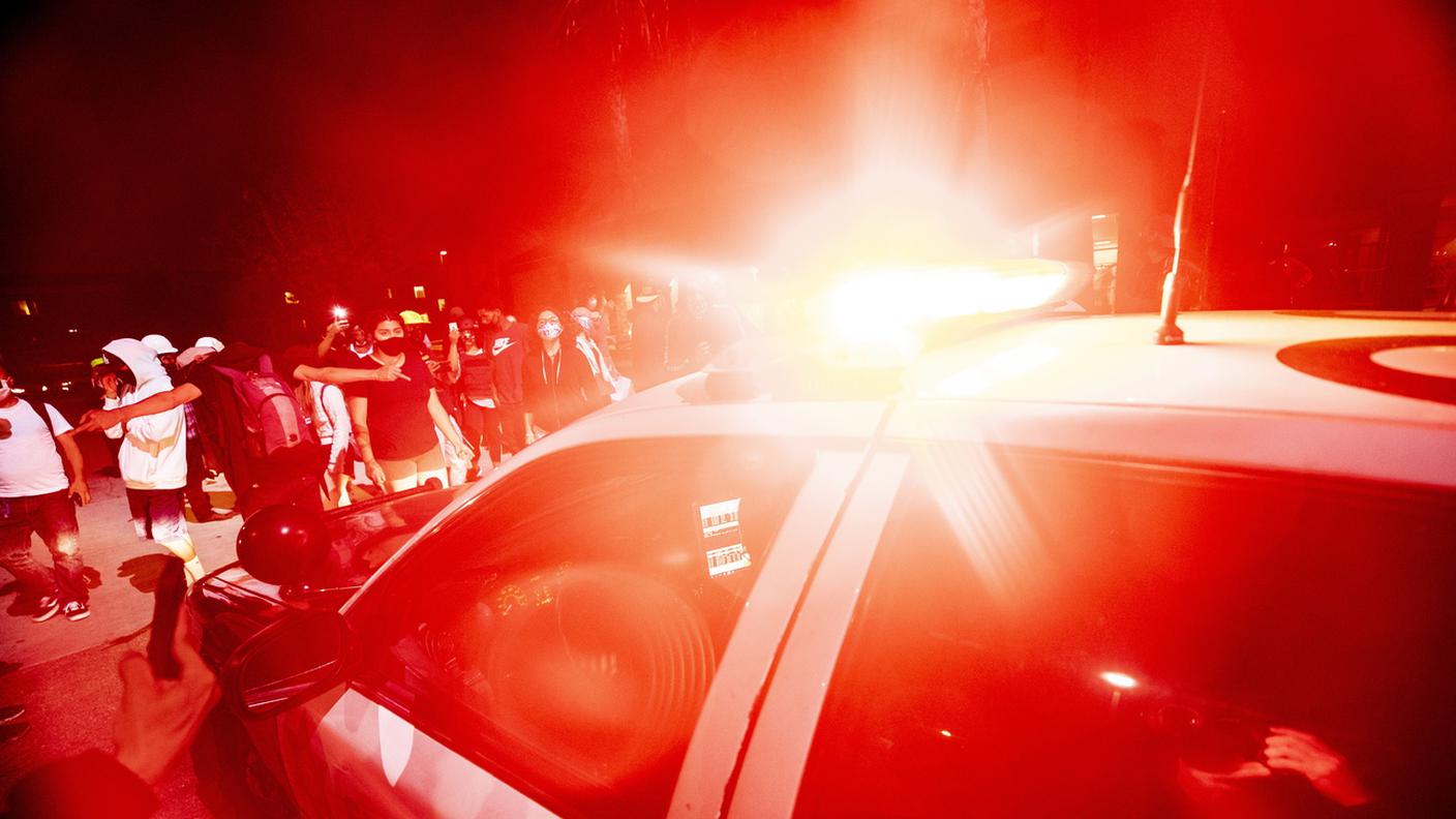Nella notte sono scoppiate le proteste a Los Angeles
