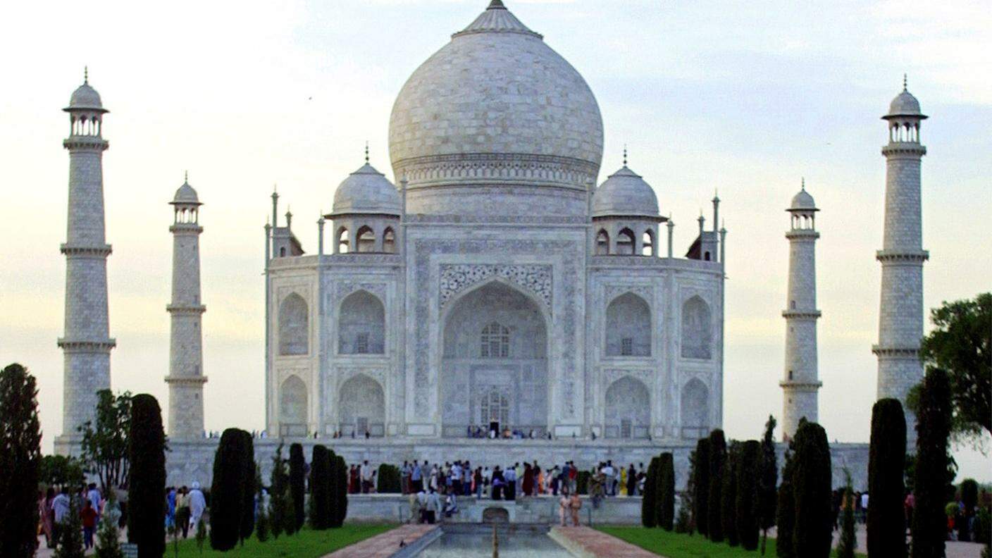 Riapre il monumento più famoso dell'India