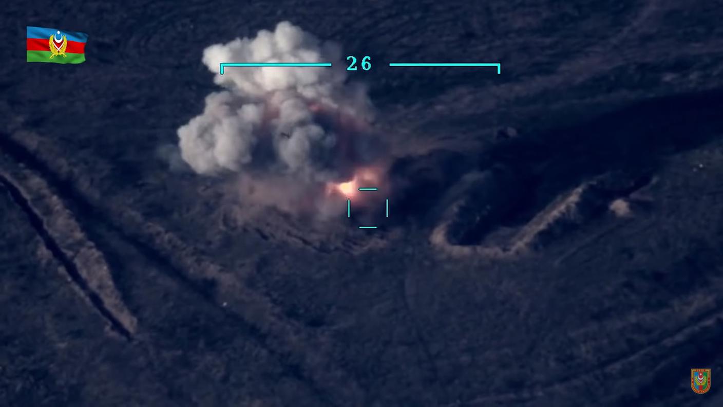 Un'immagine dei bombardamenti in corso