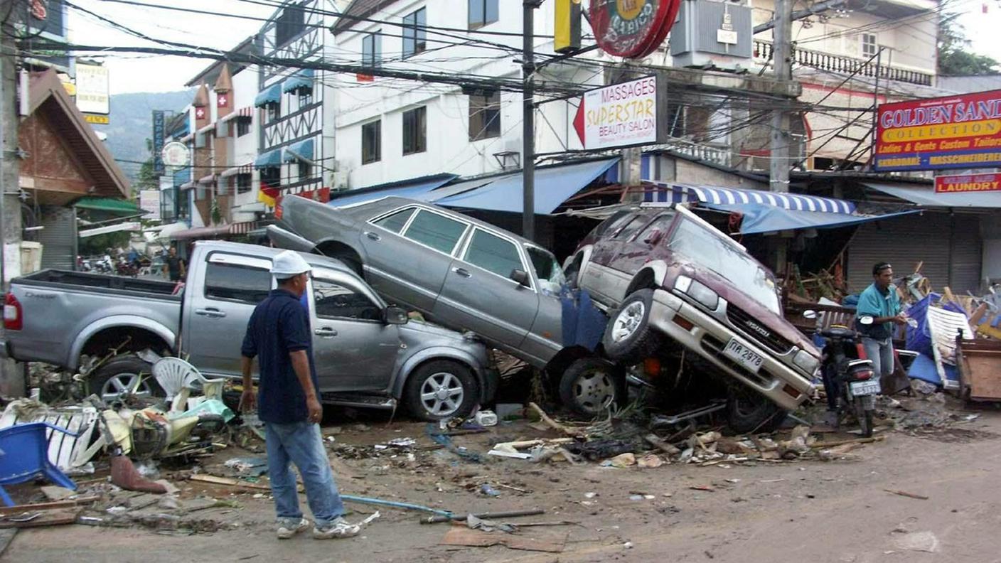I danni dello tsunami in Thailandia nel 2004