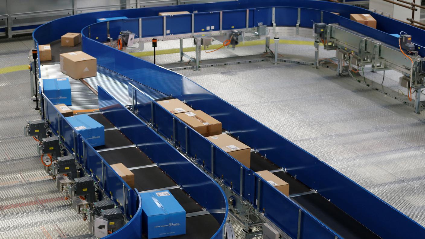 Un centro di smistamento pacchi in Germania