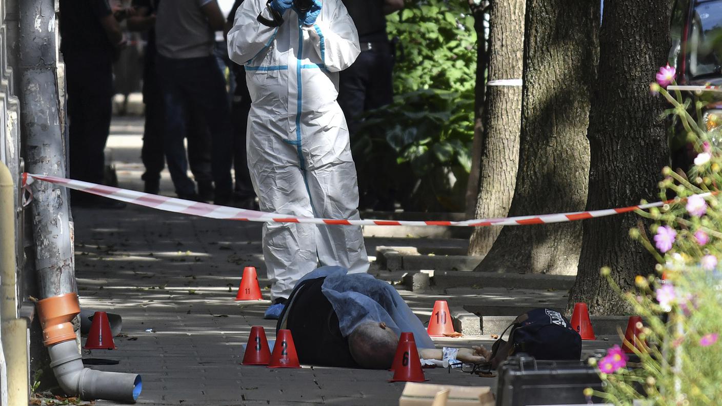 La polizia sulla scena del crimine.jpg
