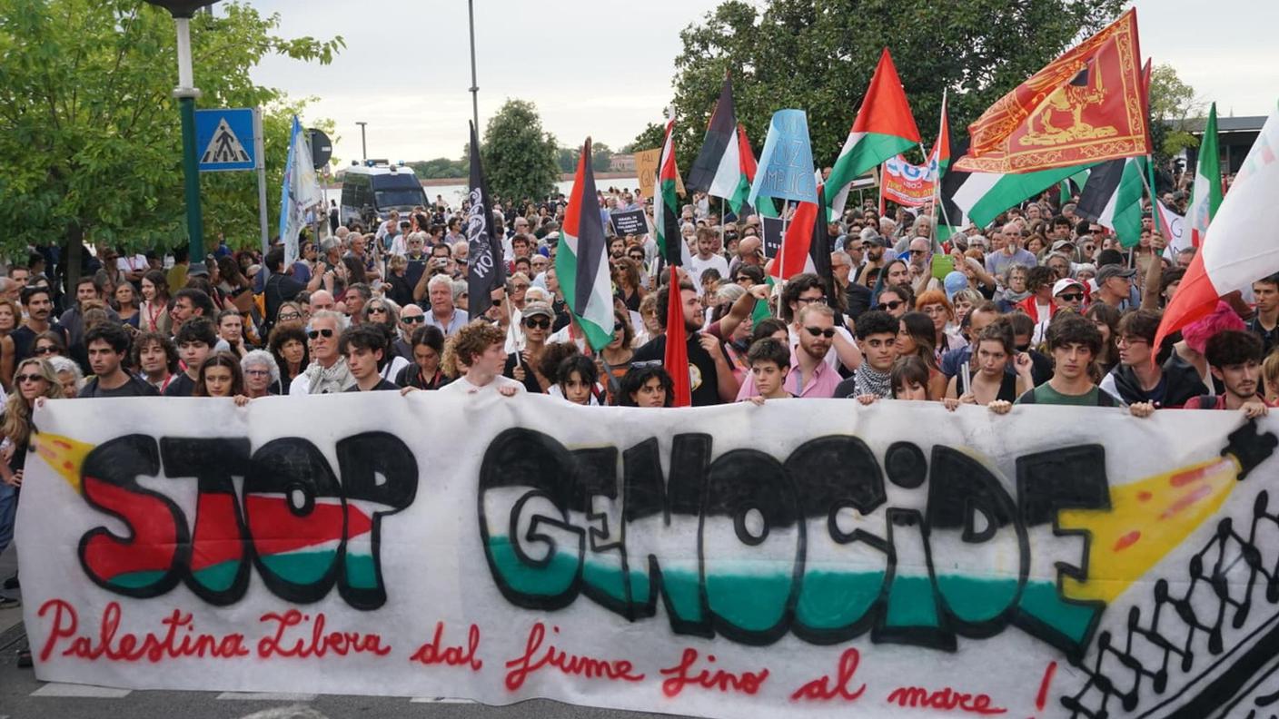 La testa del corteo.jpg