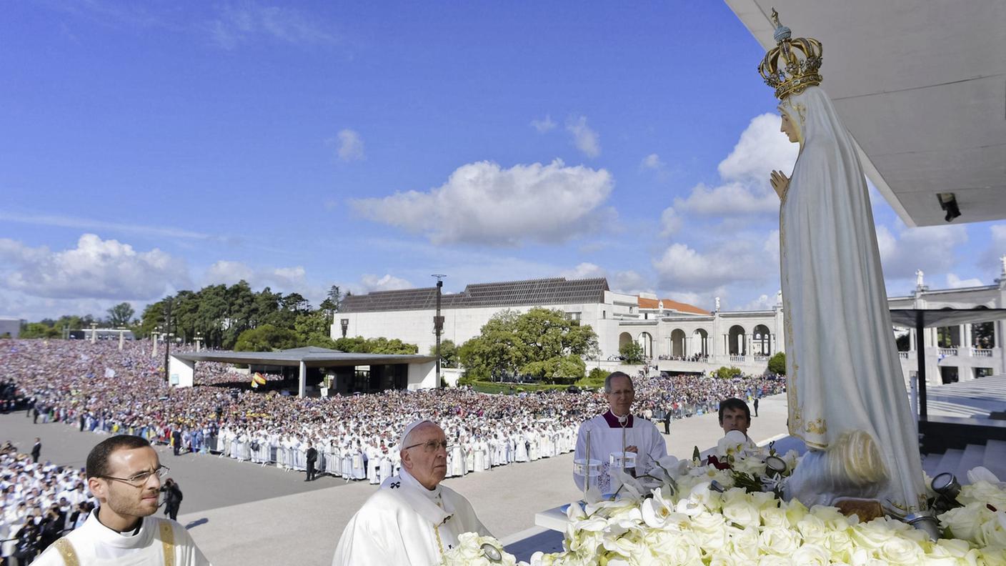 La cerimonia di canonizzazione a Fatima, in Portogallo