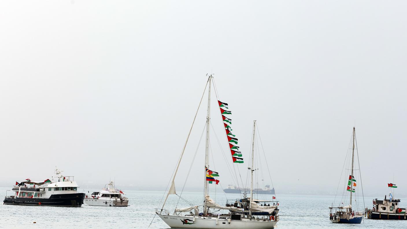 Imbarcazioni della flottiglia globale Sumud al largo di Sidi Bou Said