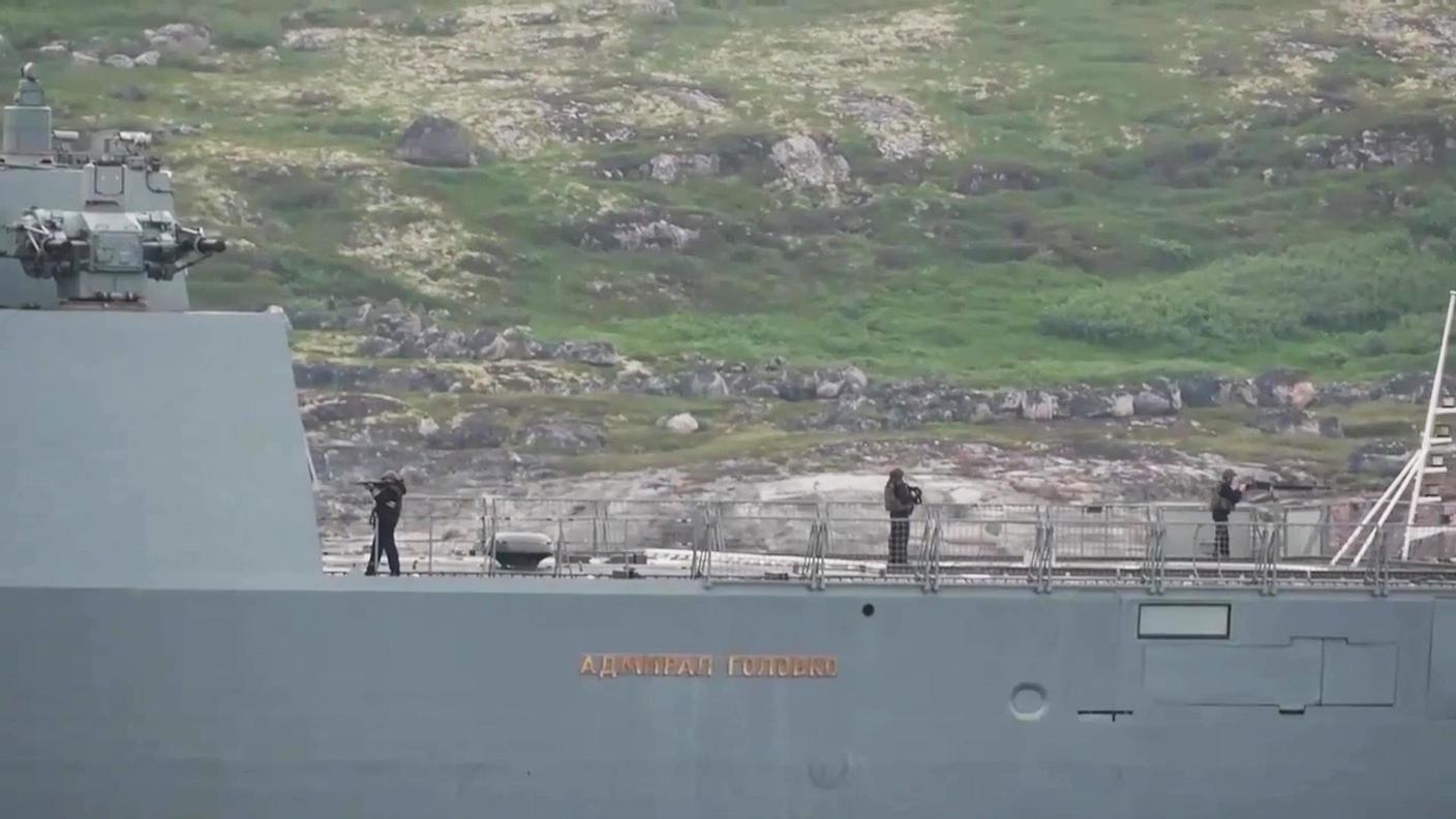 L'equipaggio di una nave russa durante le esercitazioni Zapad '25