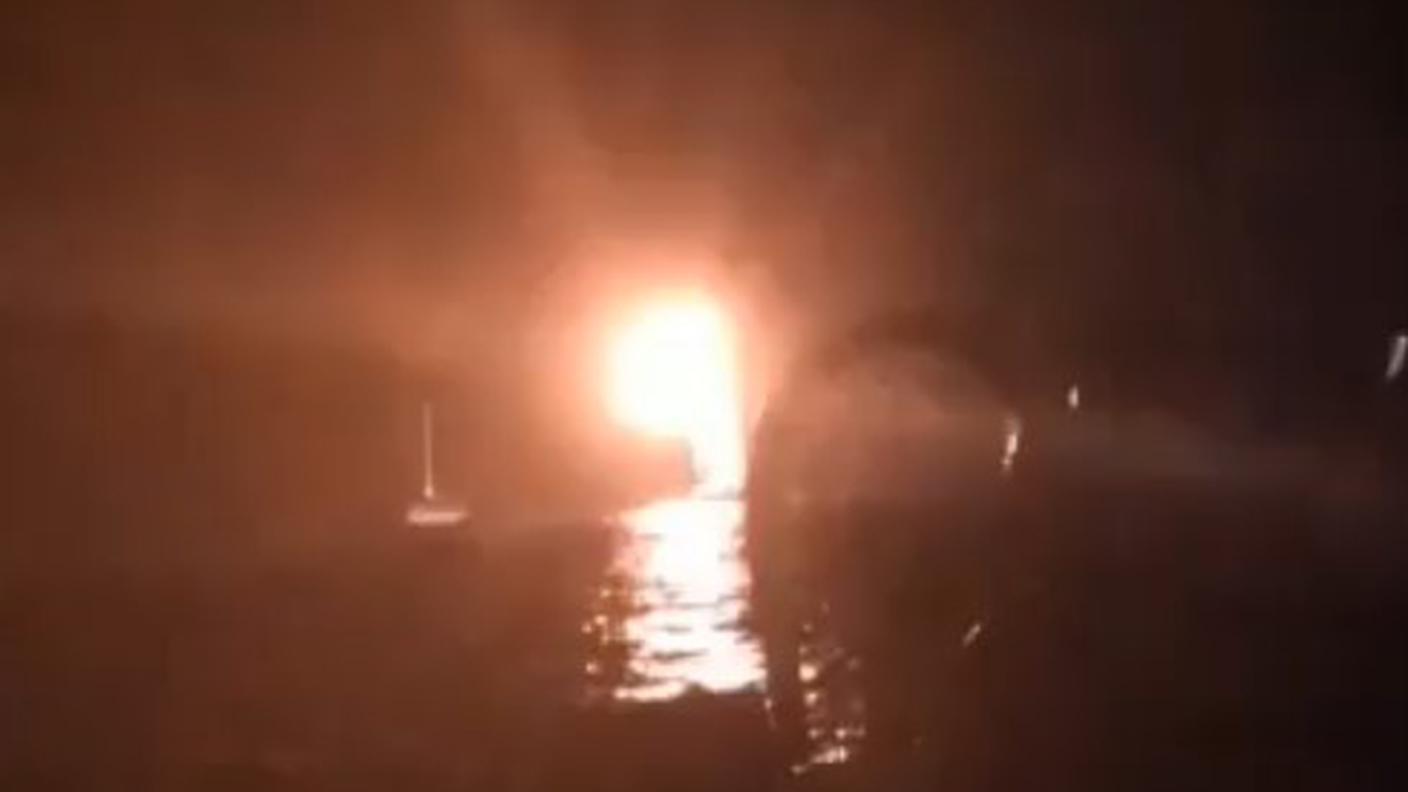 Esplosione vicino a Flotilla.jpg