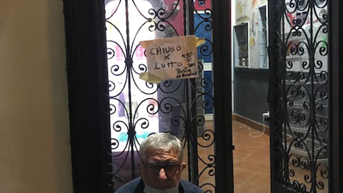 Cordoglio a Napoli dopo l'annuncio della morte di Maradona
