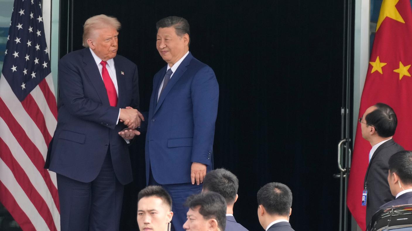 Il commiato tra Donald Trump e Xi Jinping al termine del meeting
