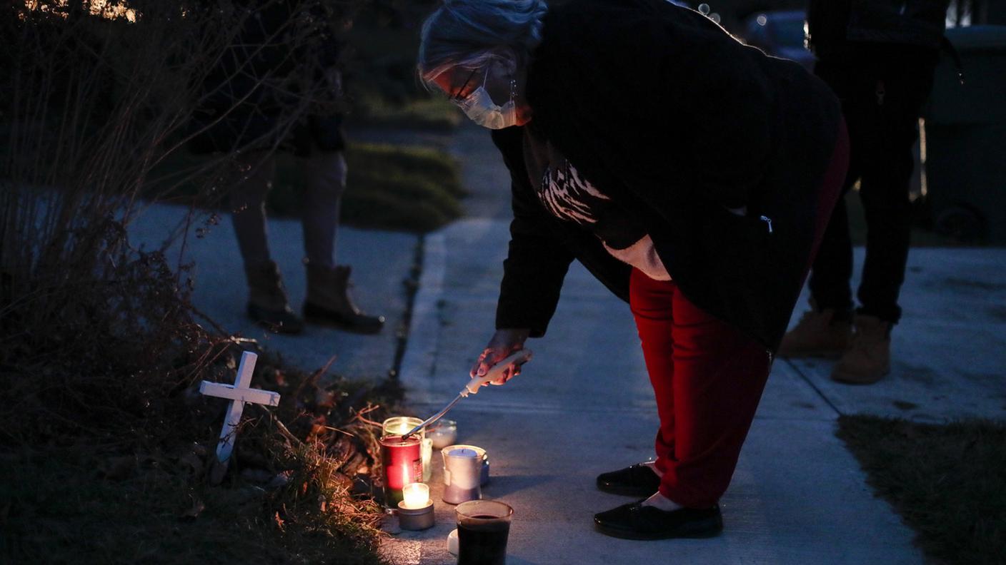 Un memoriale improvvisato sul luogo dell'uccisione