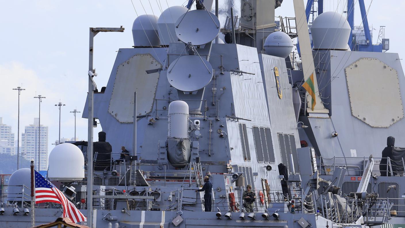 La USS Stockdale americana