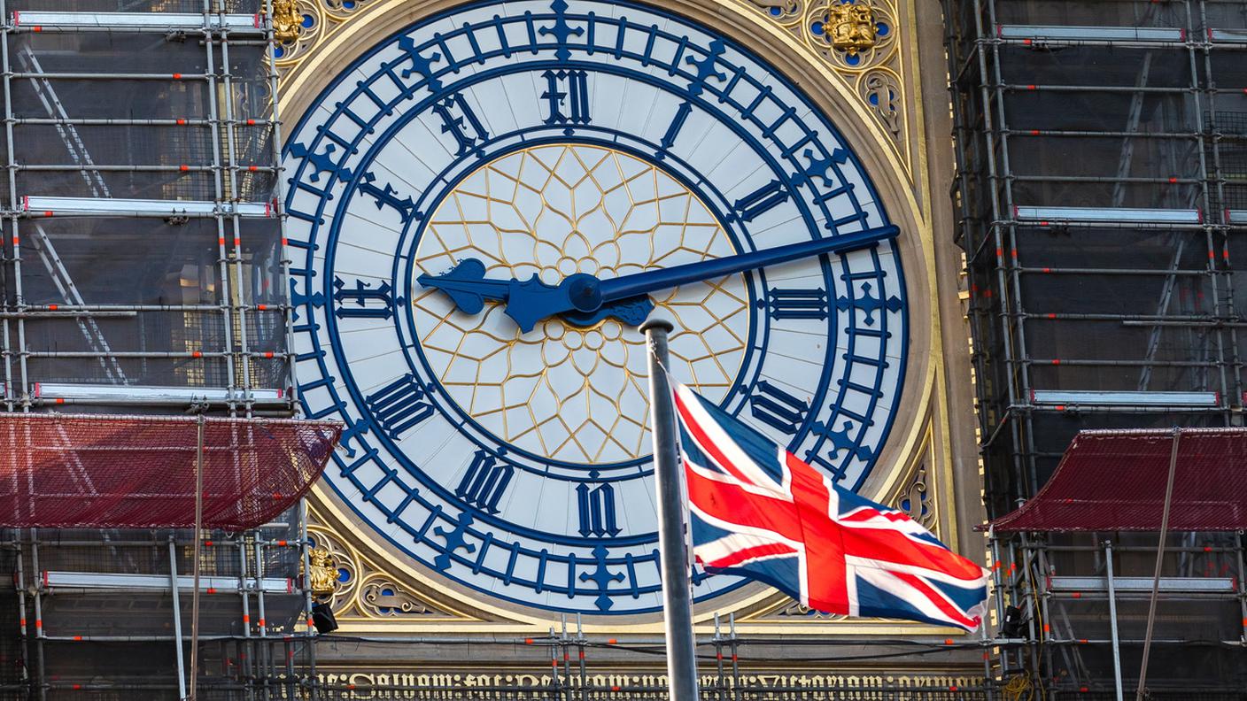 L'Union Jack garrisce sotto il Big Ben