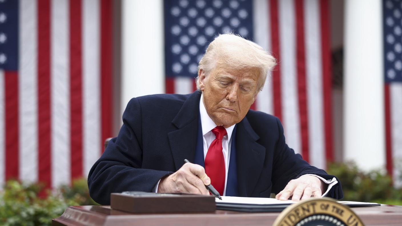 Donald Trump ha firmato la legge che permette di porre fine al blocco del bilancio federale americano