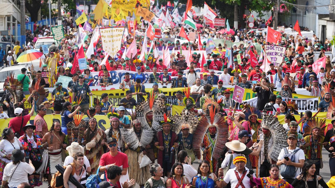 Una marcia festosa ma determinata quella di sabato per far sentire la voce di un territorio che chiede attenzione al clima