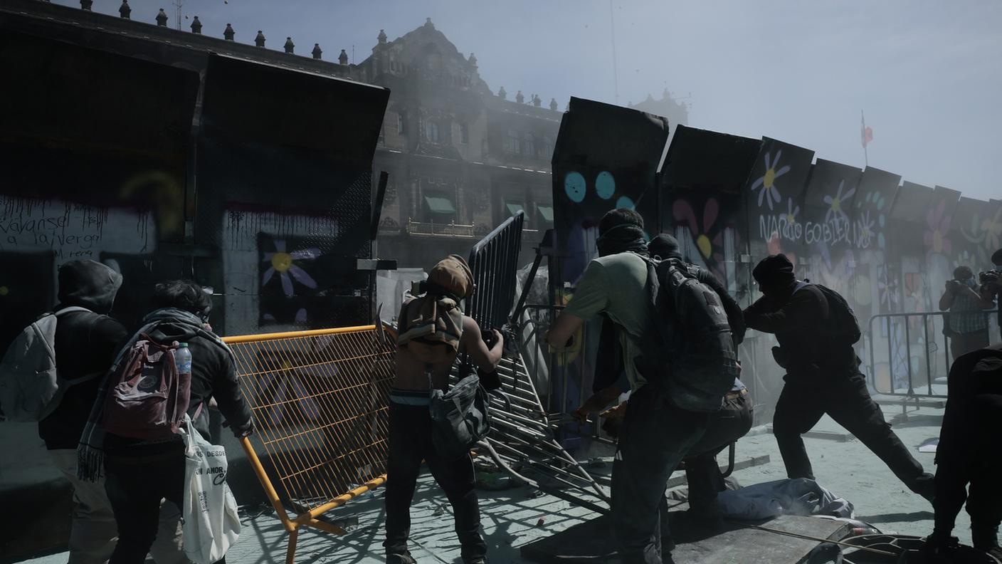 Le proteste a Città del Messico