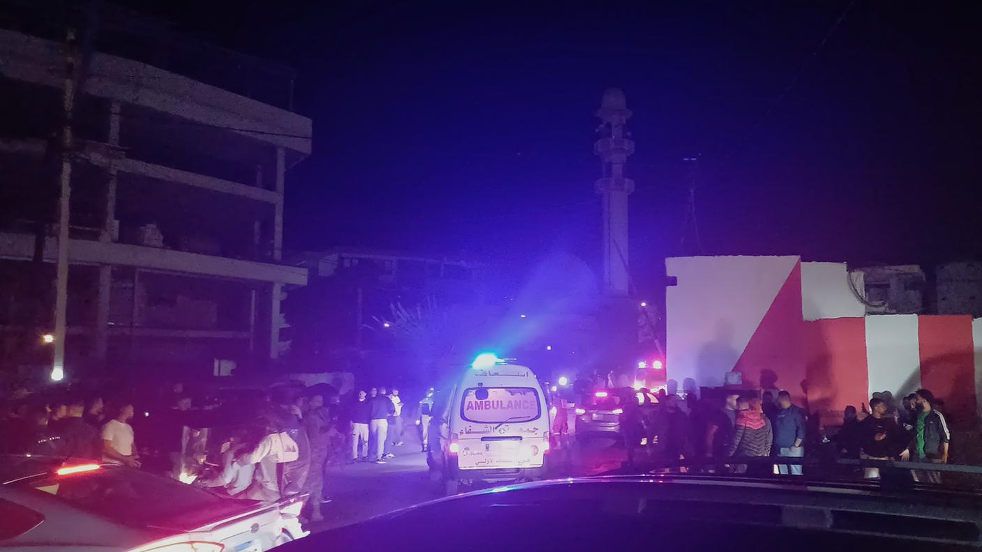 Il raid ha preso di mira il campo di Ain al-Hilweh, vicino alla città di Sidone (foto)