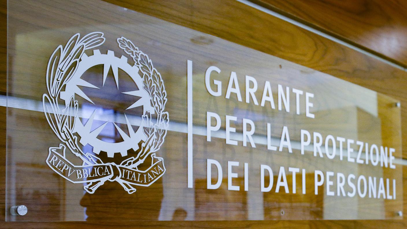 La targa all'ingresso della sede del Garante per la protezione dei dati personali (Garante della privacy)