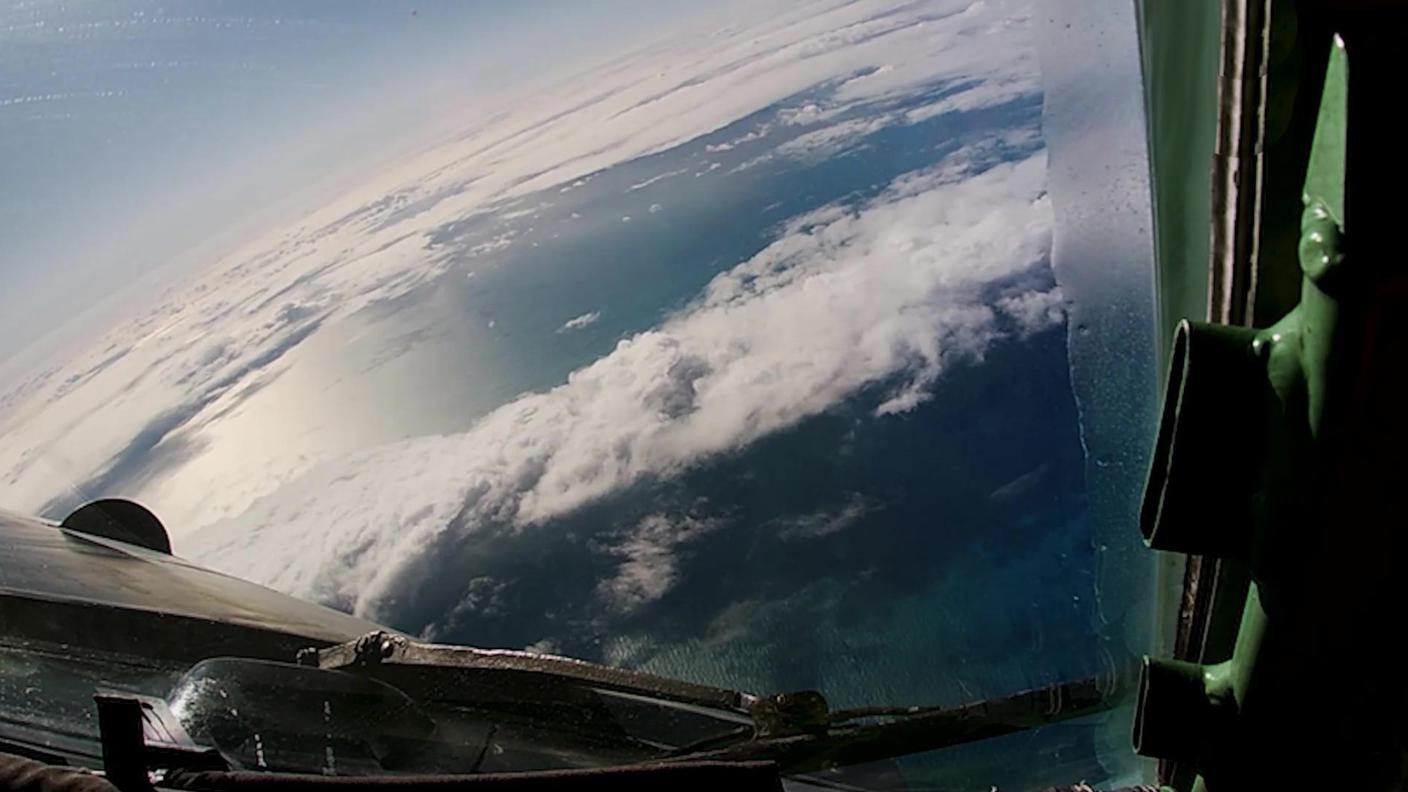 Bombardieri russi in volo sul mare di Barents