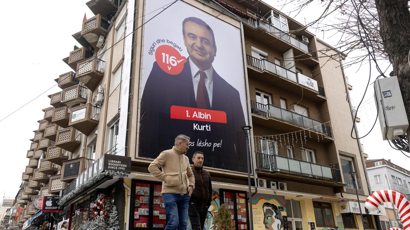 La campagna elettorale sui muri di Pristina 