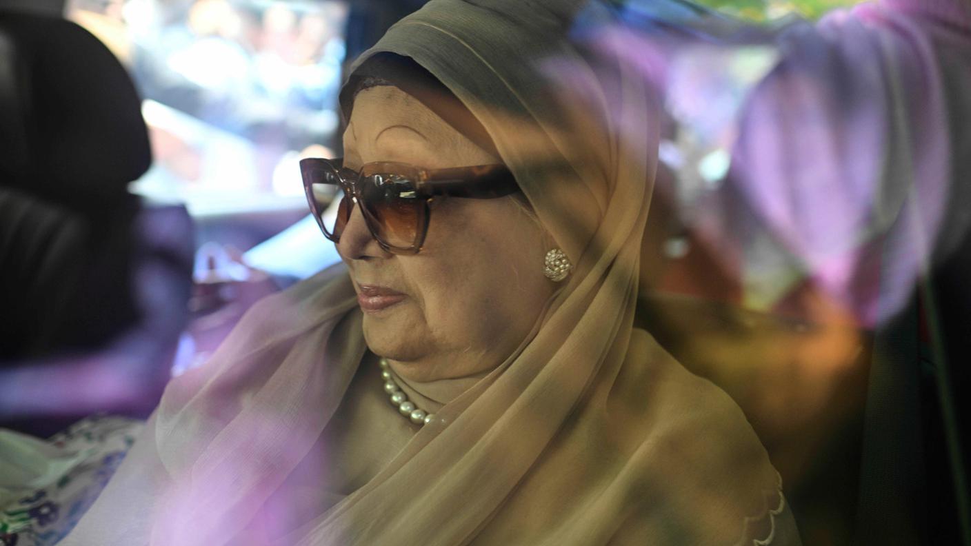 È stata la prima donna a guidare il Bangladesh come primo ministro