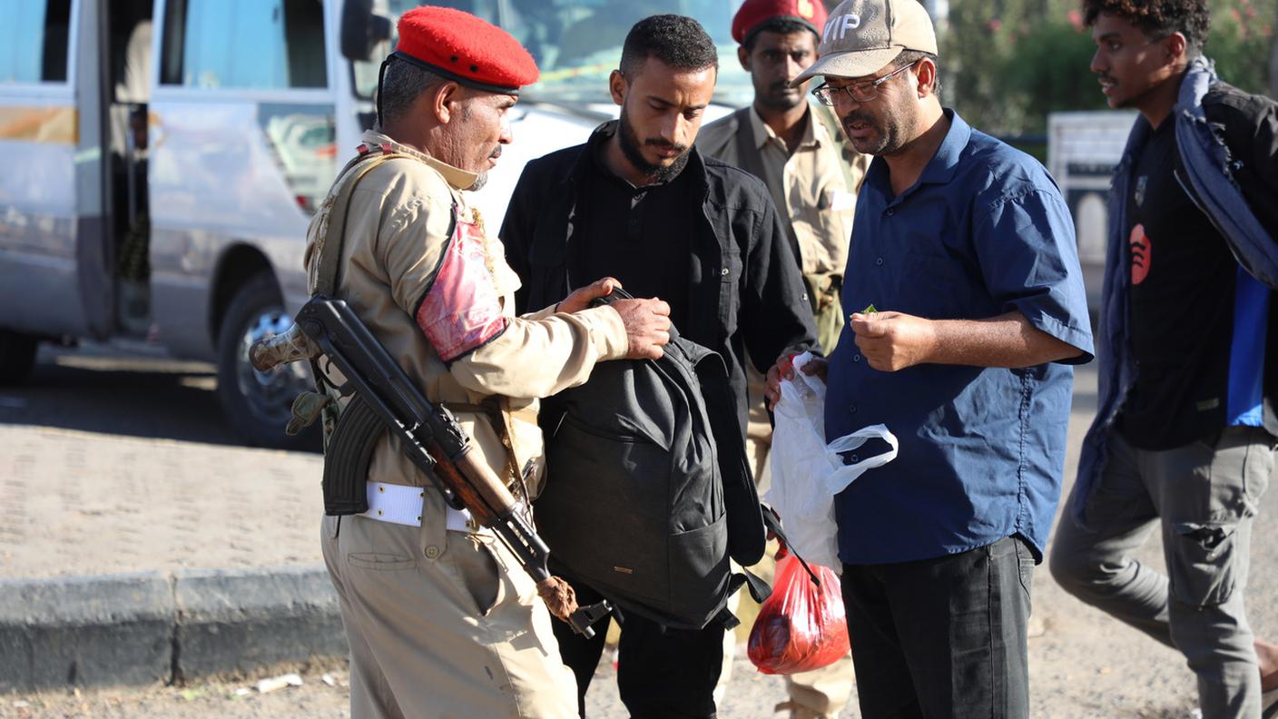 Tensioni e controlli nella città di Aden 