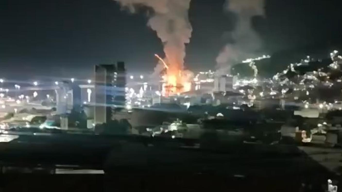 Esplosioni nel porto di Caracas