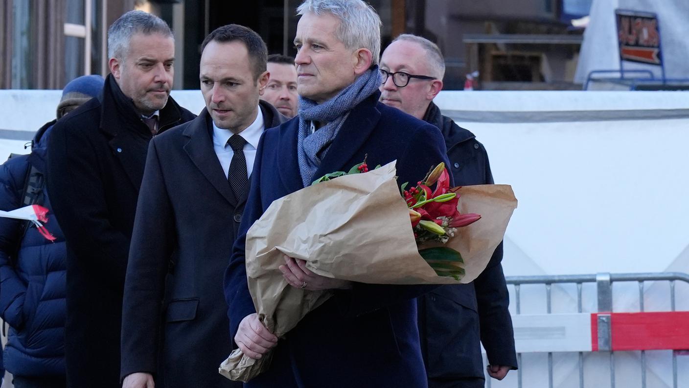 Beat Jans, giunto a Crans-Montana nel pomeriggio di oggi, per rendere omaggio alla memoria delle vittime