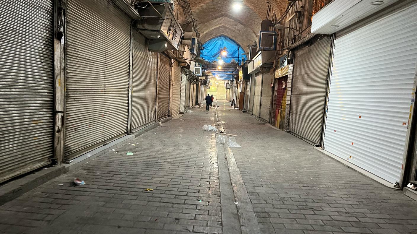 Negozi chiusi per le proteste al bazar di Teheran