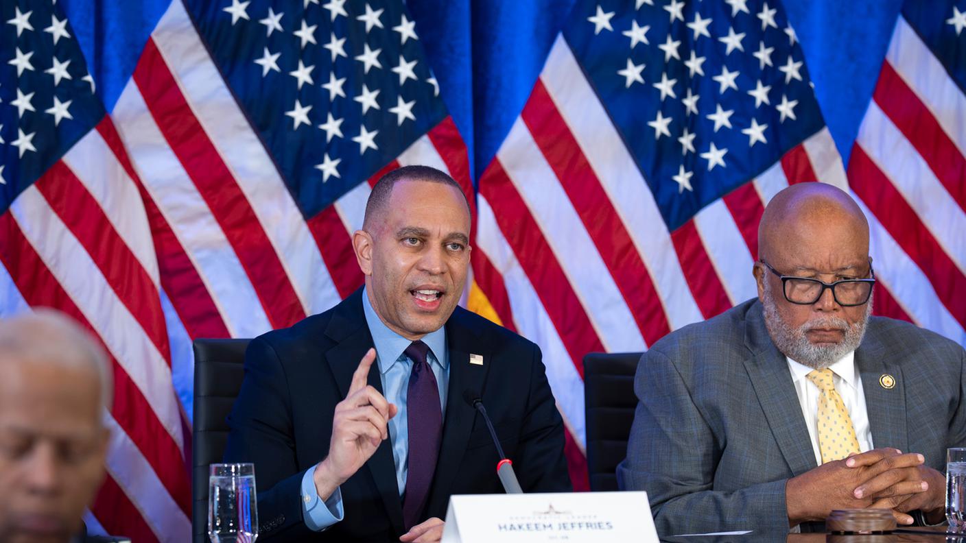 Hakeem Jeffries durante l'evento commemorativo pubblicato dai democratici