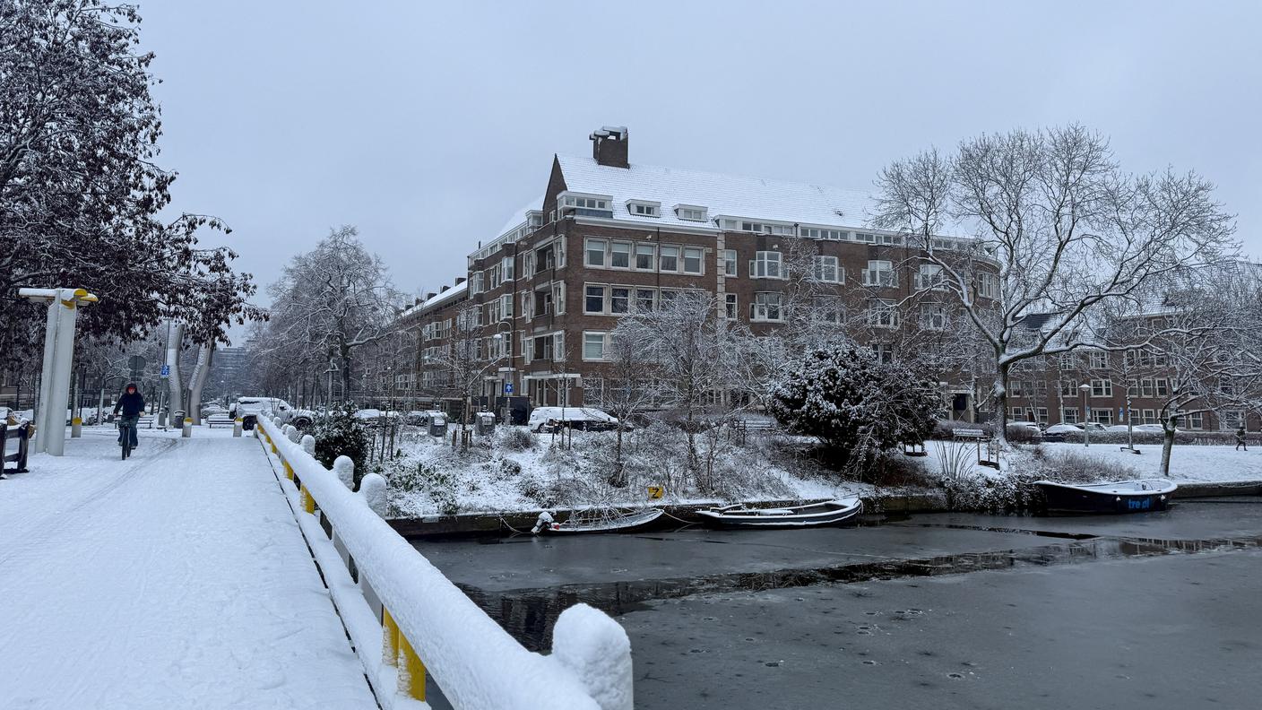 Anche l'Olanda nella morsa del gelo: qui Amsterdam