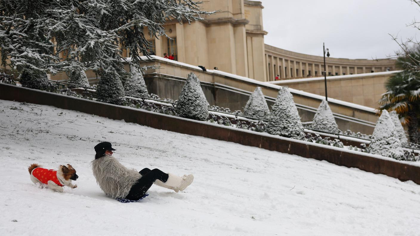 C'è chi invece preferisce la slitta
