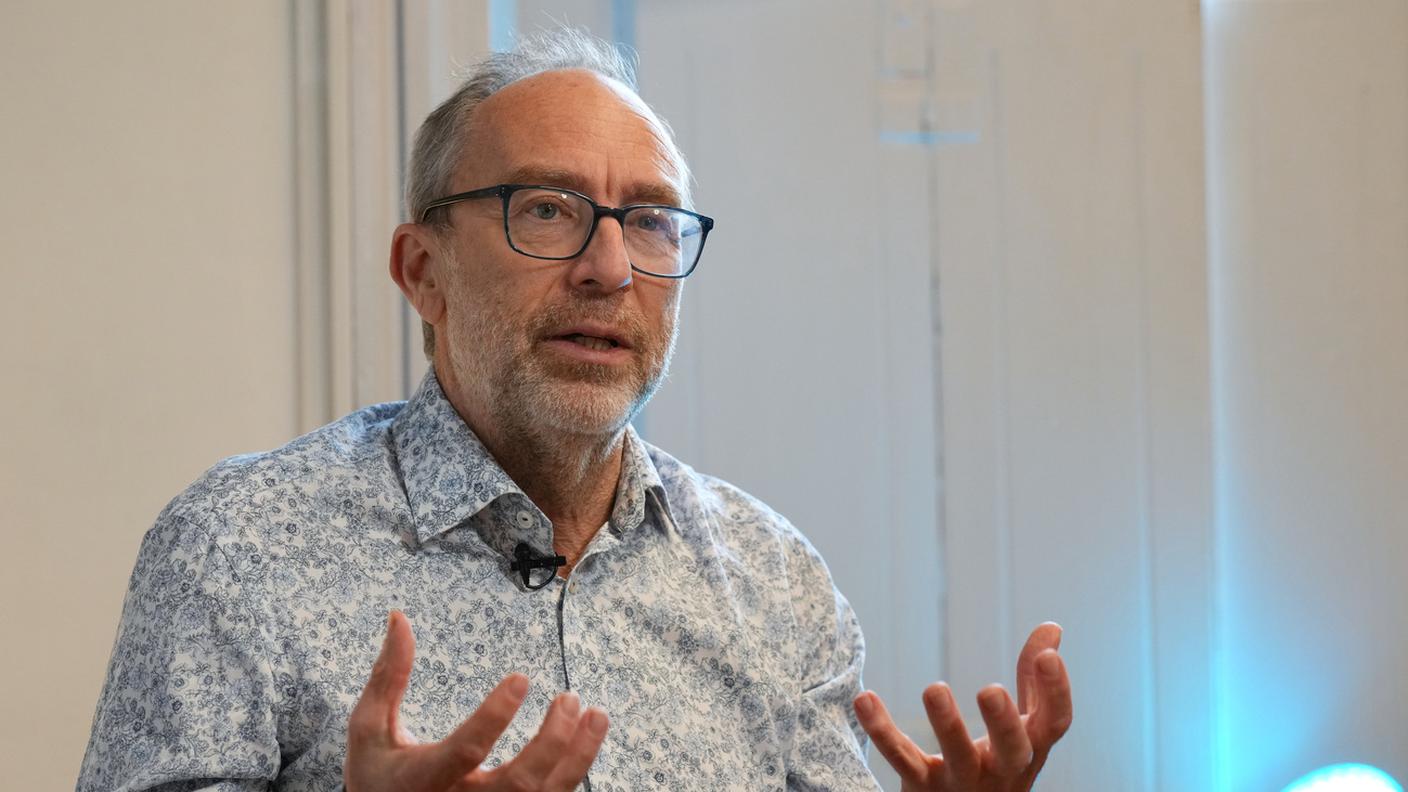 Il fondatore di Wikipedia Jimmy Wales durante un'intervista a Londra per festeggiare il 25esimo compleanno di Wikipedia