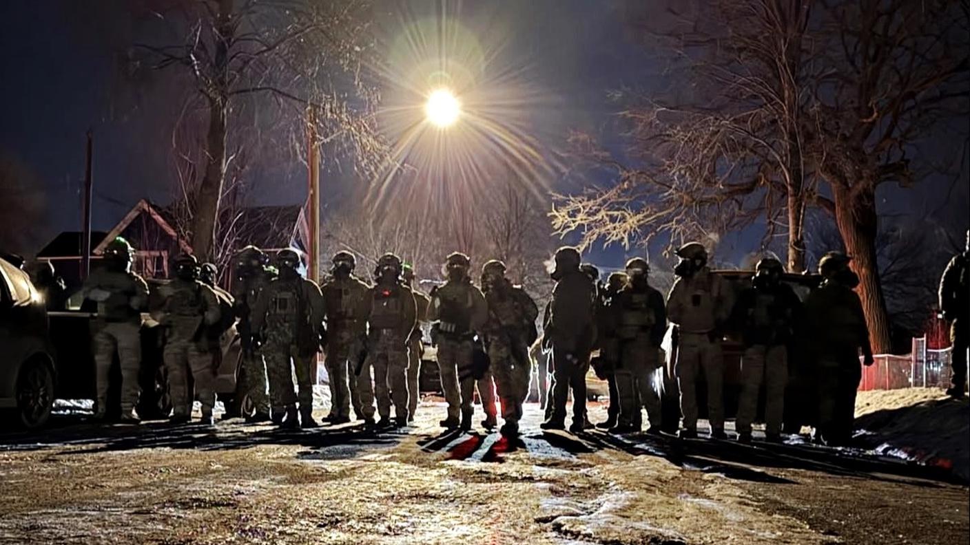 Gli agenti dell'ICE schierati la sera di mercoledì 14.01.2026