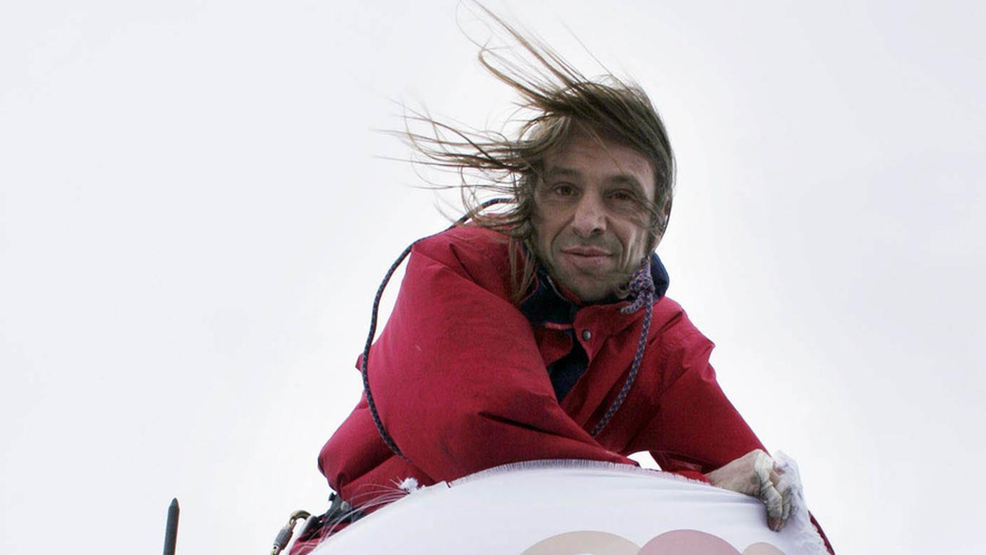 Il 25 dicembre 2004 il francese Alain Robert doma il Taipei 101, ma è incordato