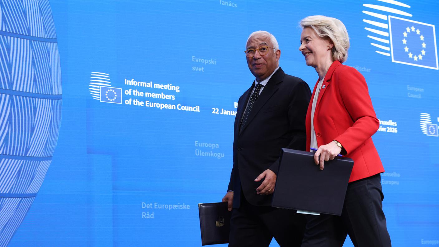 Antonio Costa e la presidente della Commissione europea Ursula von der Leyen dopo l'incontro con i media