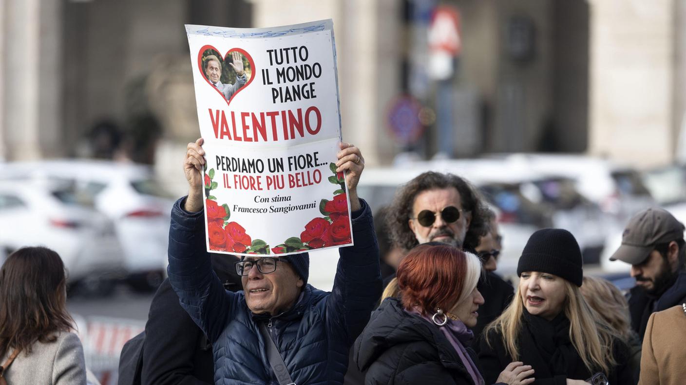 L'omaggio popolare a Valentino Garavani