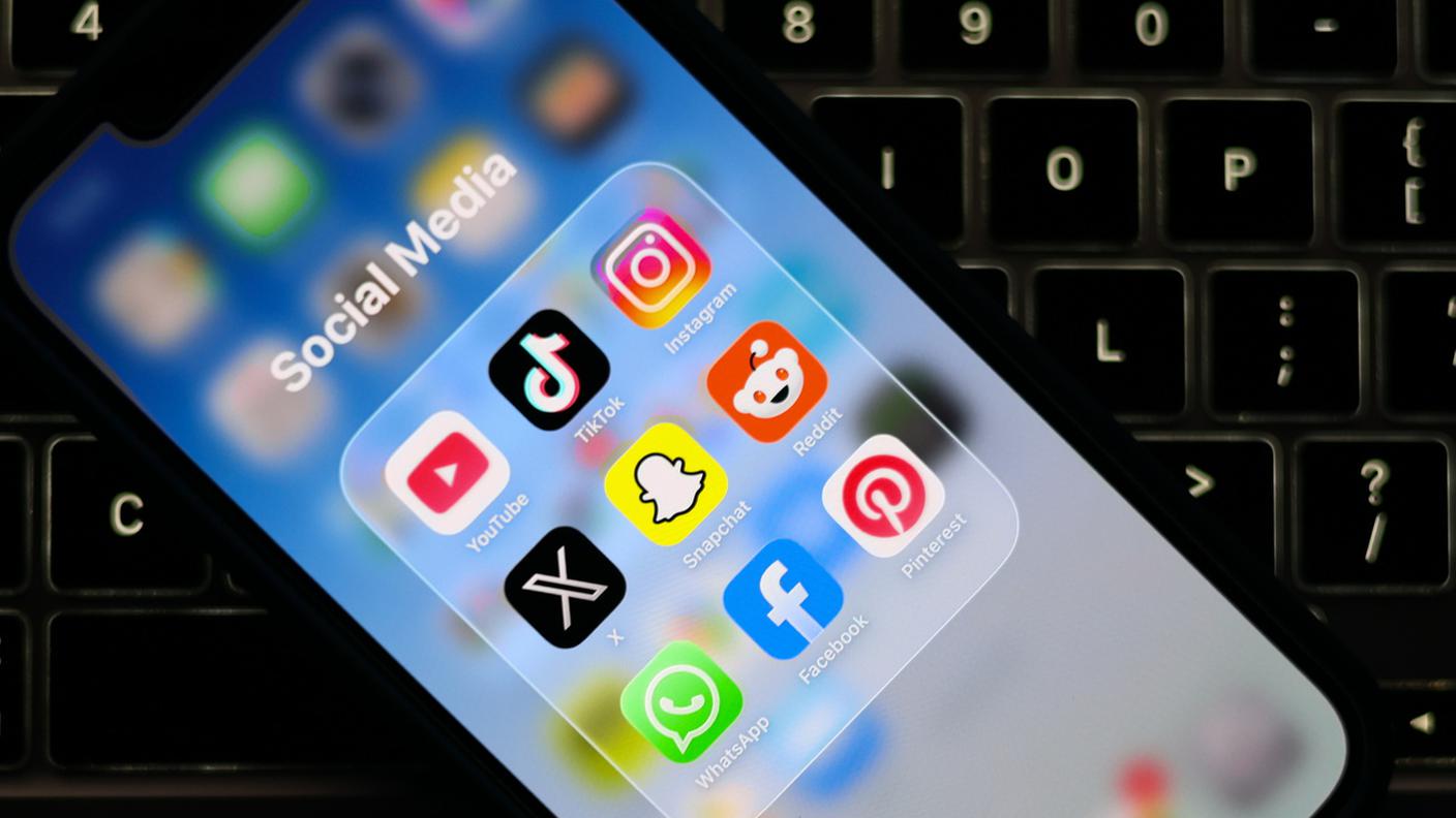 Social, WhatsApp escluso, solo dopo i 15 anni presto in Francia