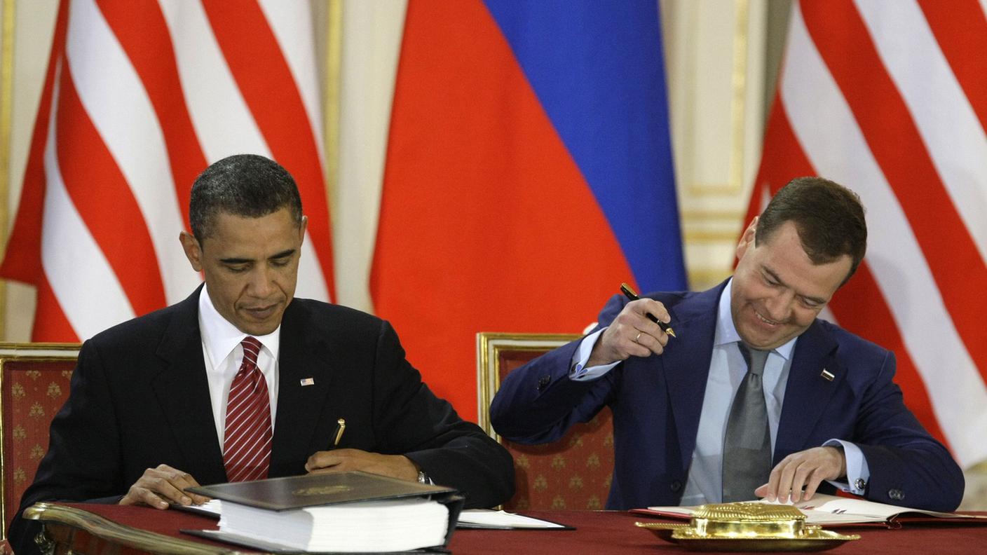 Aprile 2010, Obama e Medvedev firmano il trattato New START al Castello di Praga