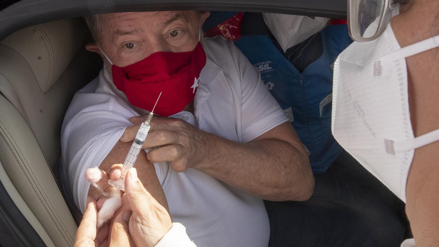 Un'immagine scattata durante la vaccinazione
