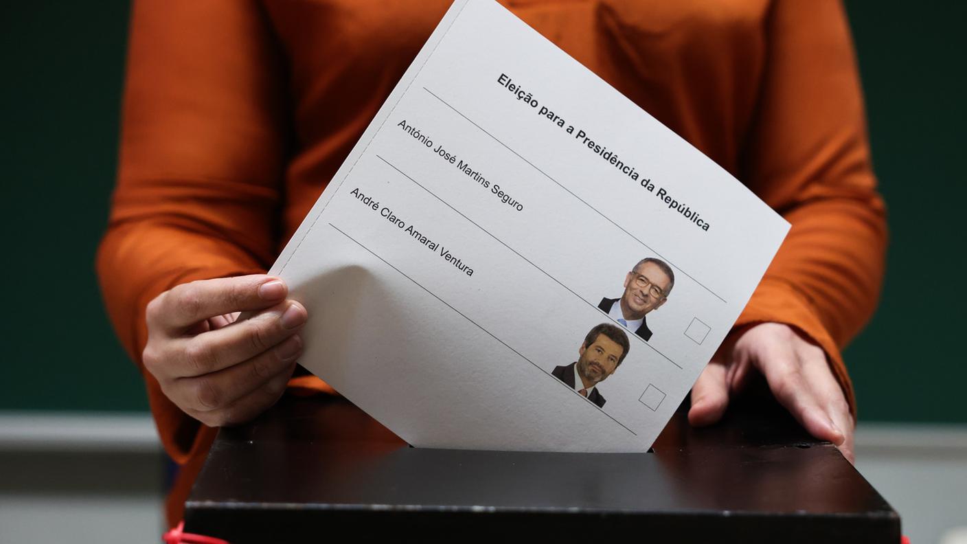 I portoghesi sono chiamati alle urne per scegliere il loro nuovo presidente tra due candidati