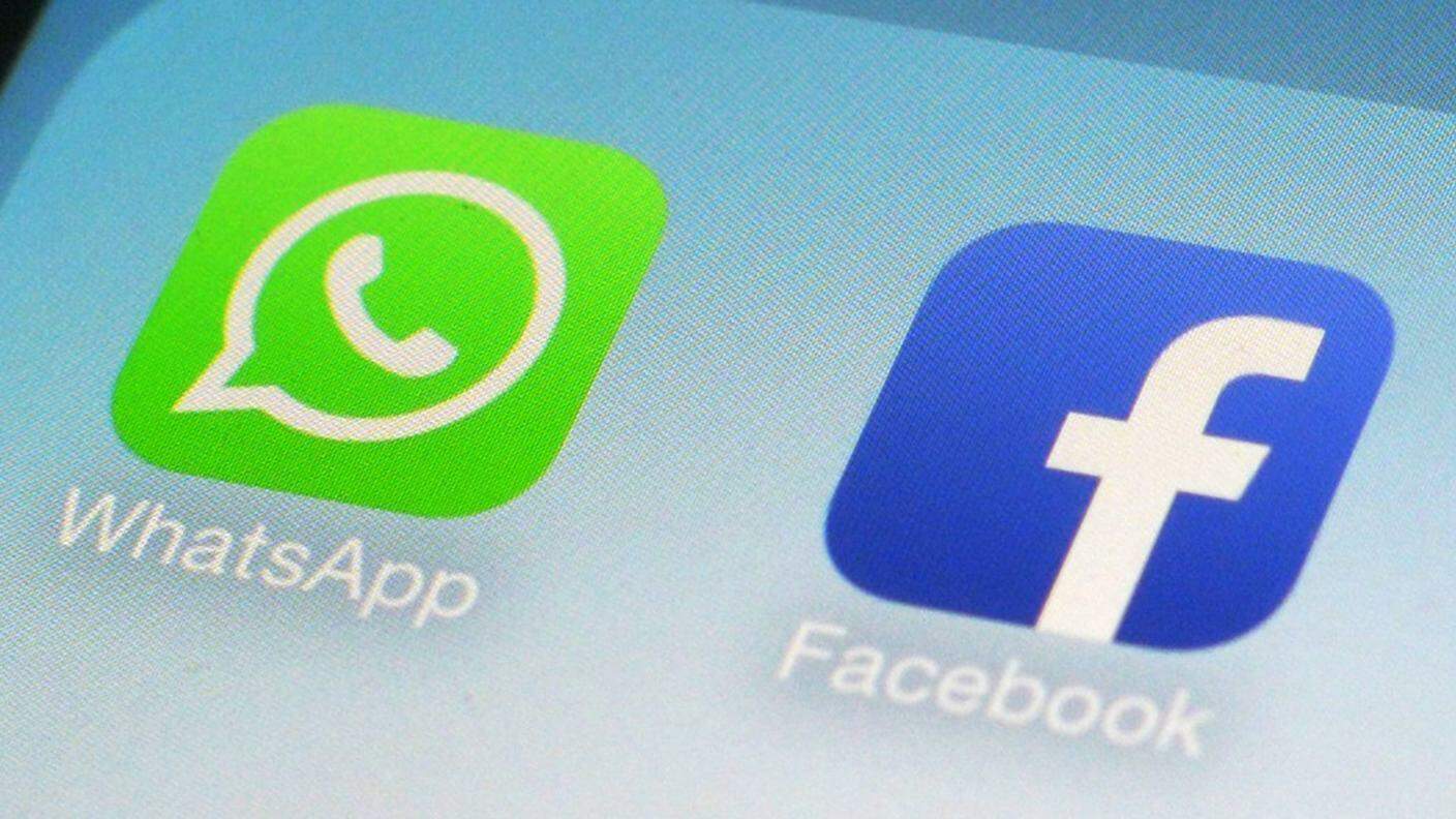 L'applicazione di messaggistica WhatsApp fa parte del gruppo Facebook