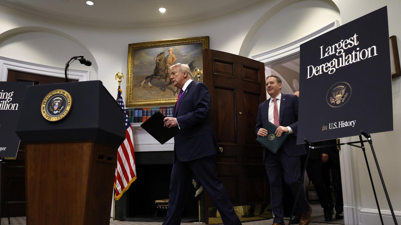 La conferenza stampa in cui Trump ha annunciato il ritiro dell'Endangerment Finding