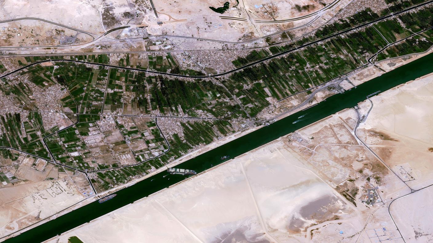 Incagliata nei pressi di Suez